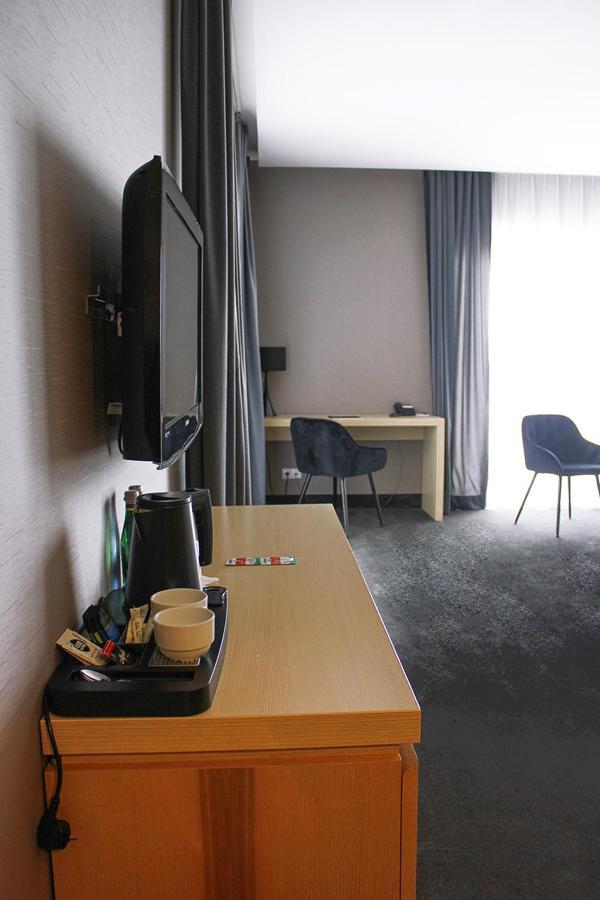 Willa Port Art & Business Ostróda Extérieur photo A room at the hotel