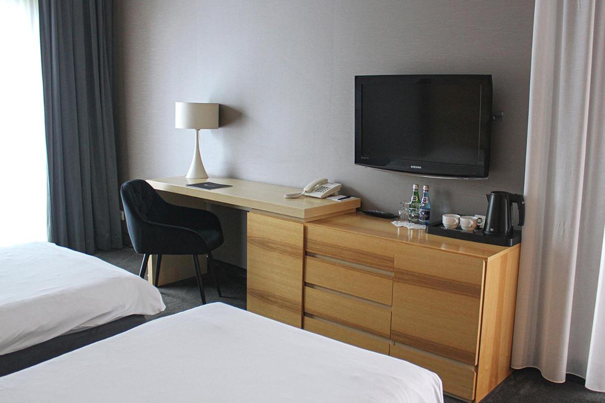 Willa Port Art & Business Ostróda Extérieur photo A room at the hotel
