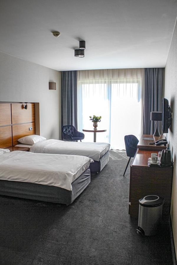 Willa Port Art & Business Ostróda Extérieur photo A room at the hotel